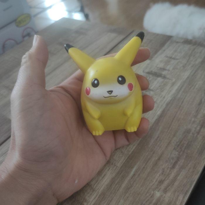 Figurine pokémon Pikachu - photo numéro 3