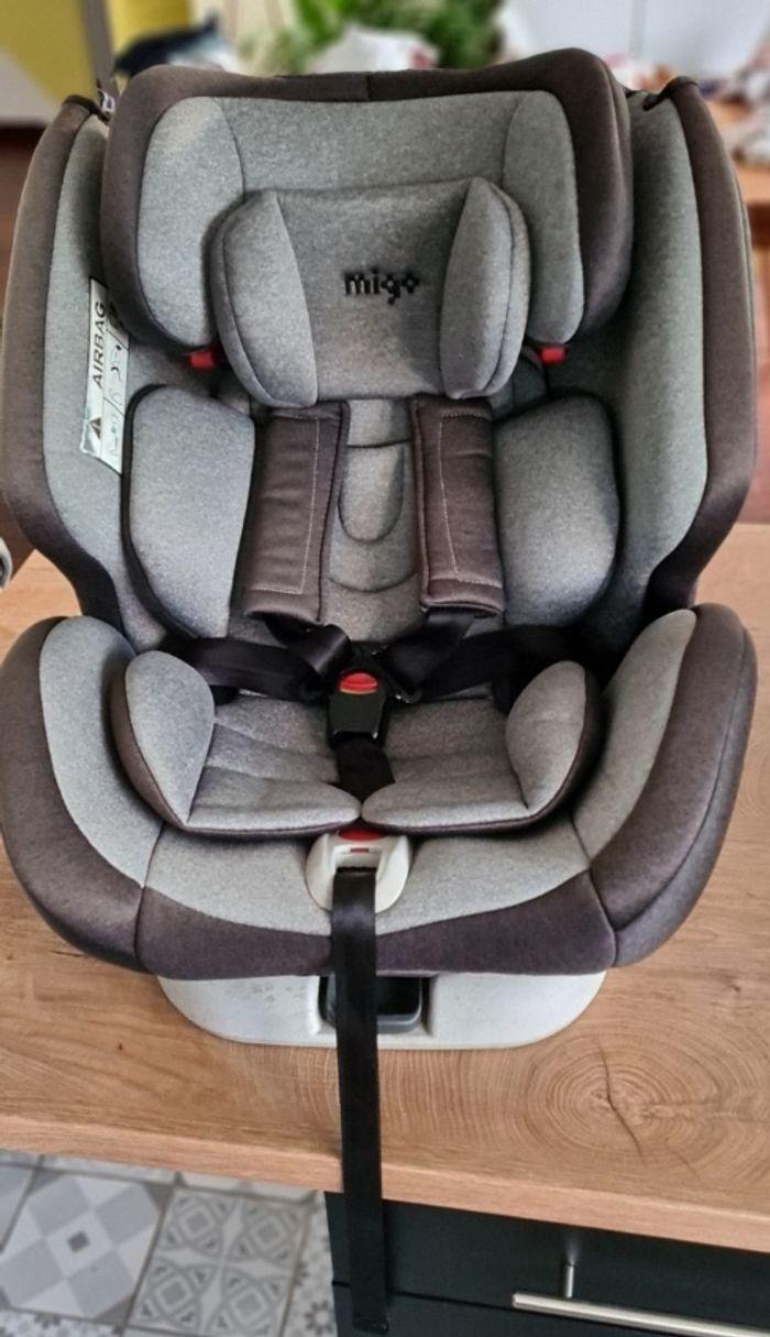 Siege auto isofix pivotant - photo numéro 1