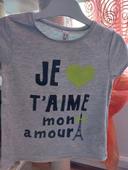 Tee-shirt.  T5-6 ans.  Très bon état