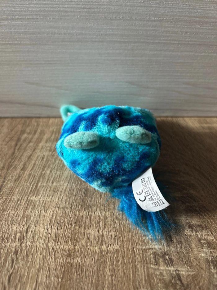 Petite peluche Furby bleu clair et foncé, très bon état - photo numéro 3