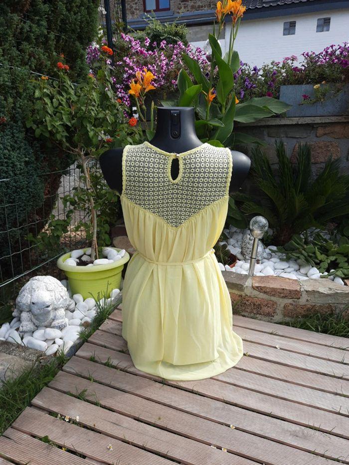 Robe d'été jaune pâle - photo numéro 2