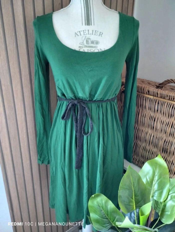 🦋 Jolie robe vert émeraude cintrée manche longue Taille 38 Boutique Local - photo numéro 1