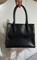 Sac noir en faux cuir croco