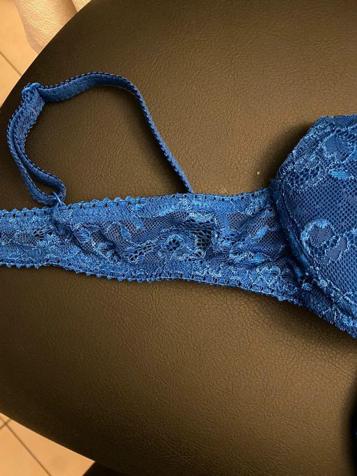 Soutien gorge bleu - photo numéro 7