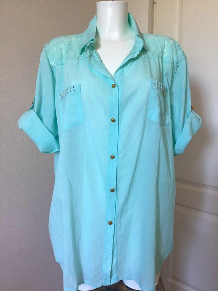 Chemise turquoise avec empiècement en dentelle - photo numéro 1