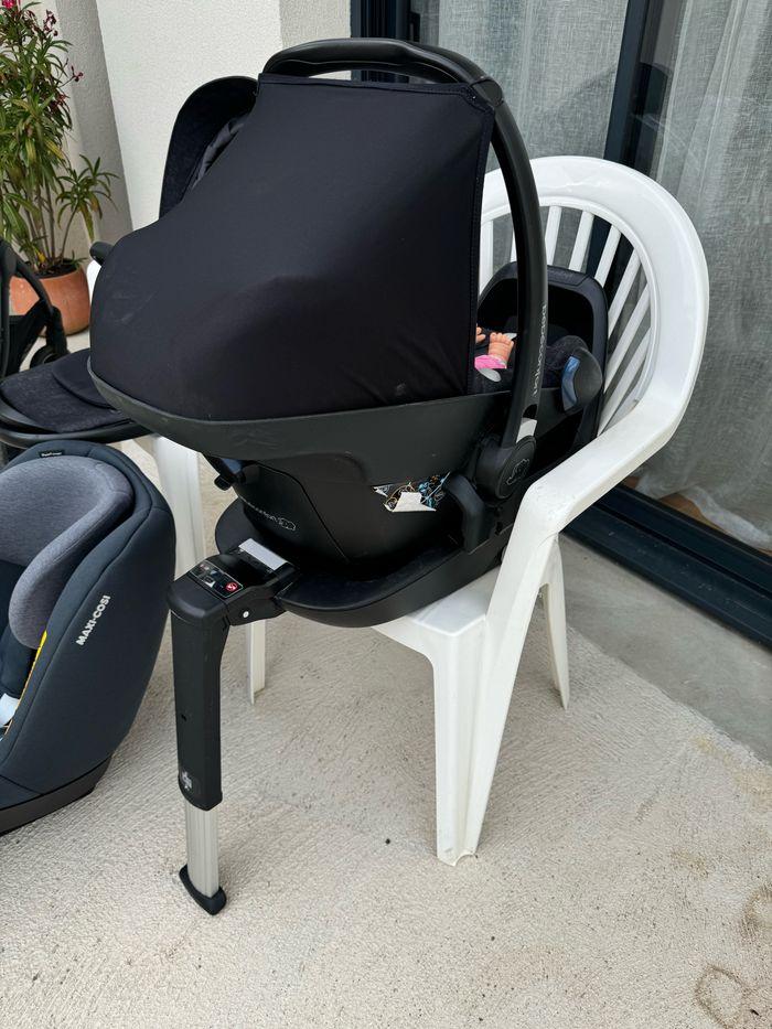 Ensemble poussettes bébé confort + siège auto + nombreux accessoires mixte et très bon état - photo numéro 3