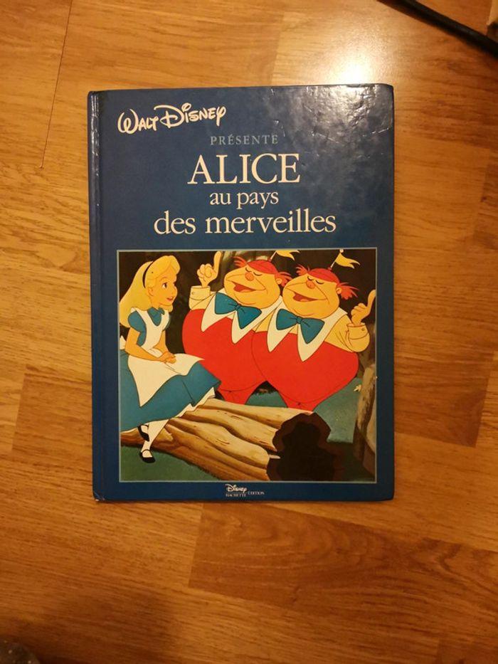 Livre Alice aux pays des merveilles - photo numéro 1