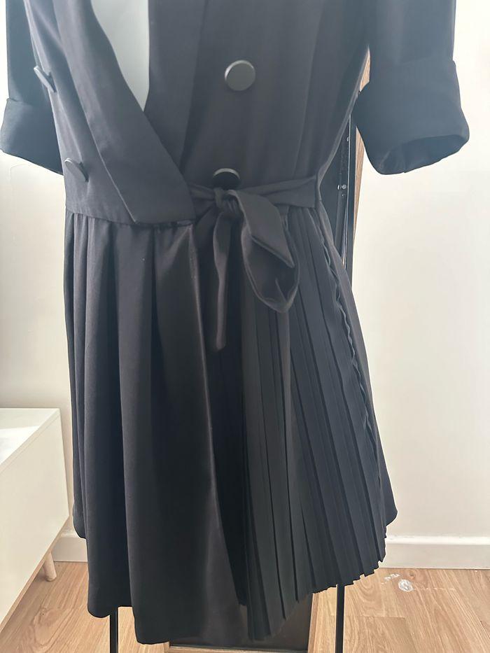 Robe noire avec short noir intégré - photo numéro 2