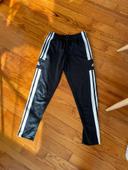 Jogging Adidas taille 11-12 ans