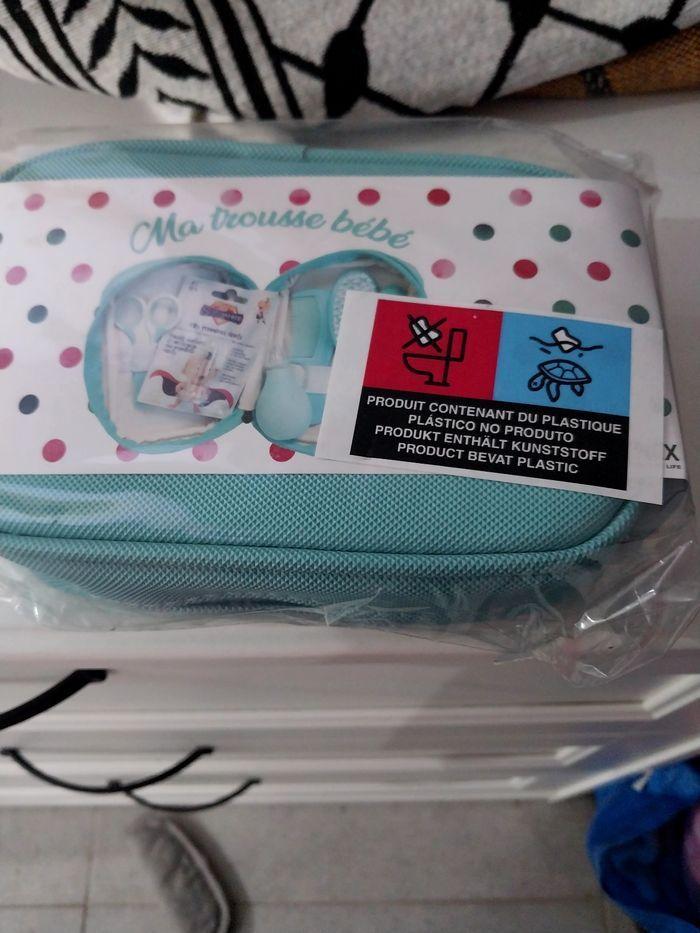 Trousse hygiène bébé - photo numéro 2