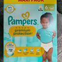 Grand carton couche pampers taille 06