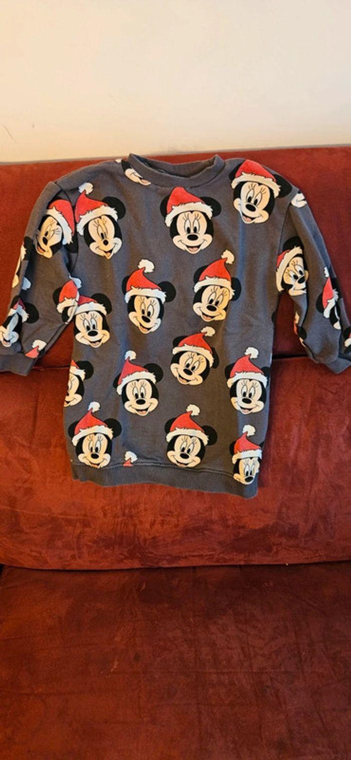 Robe Sweat Minnie Noël. Zara taille 2/3 ans, 98cm - photo numéro 1