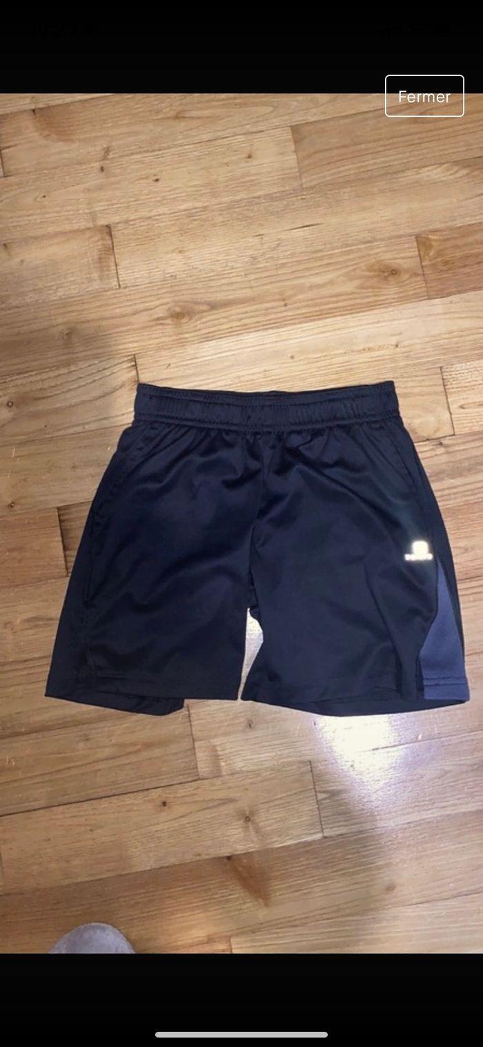 Short noir taille 6 ans Domyos