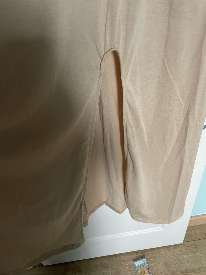 Robe longue beige fendue - photo numéro 3