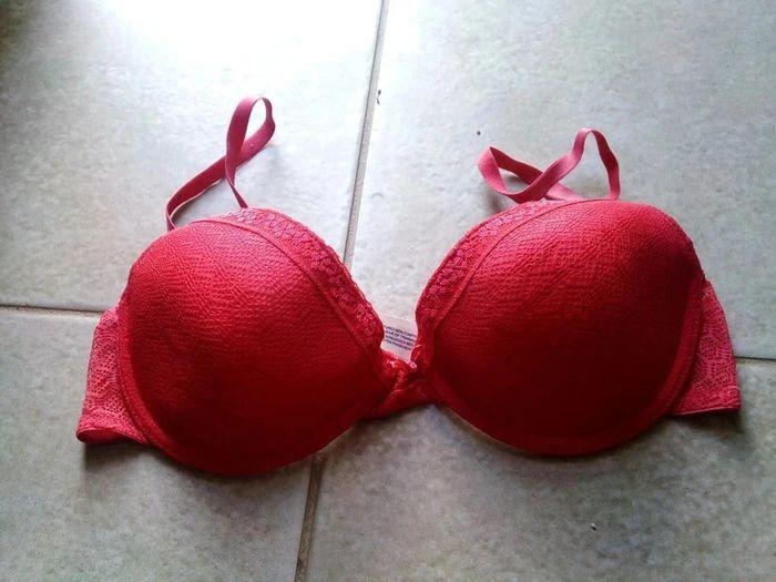 Soutien gorge simple rouge - photo numéro 2