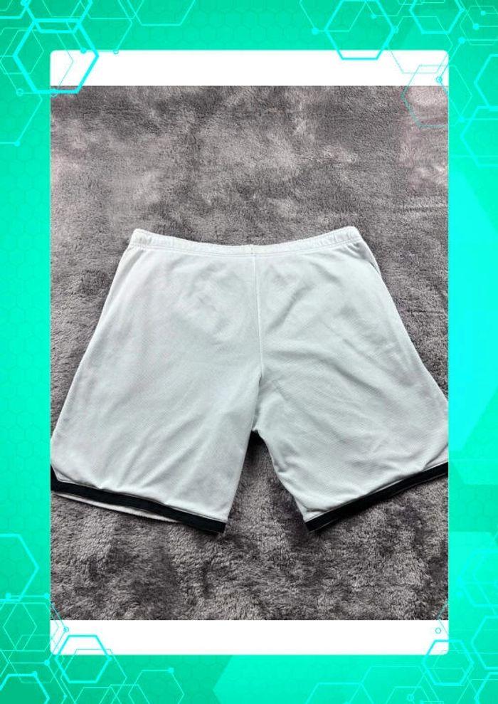 🩳 Short de basketball réversible Kipsta Noir et blanc Taille XL 🩳 - photo numéro 4