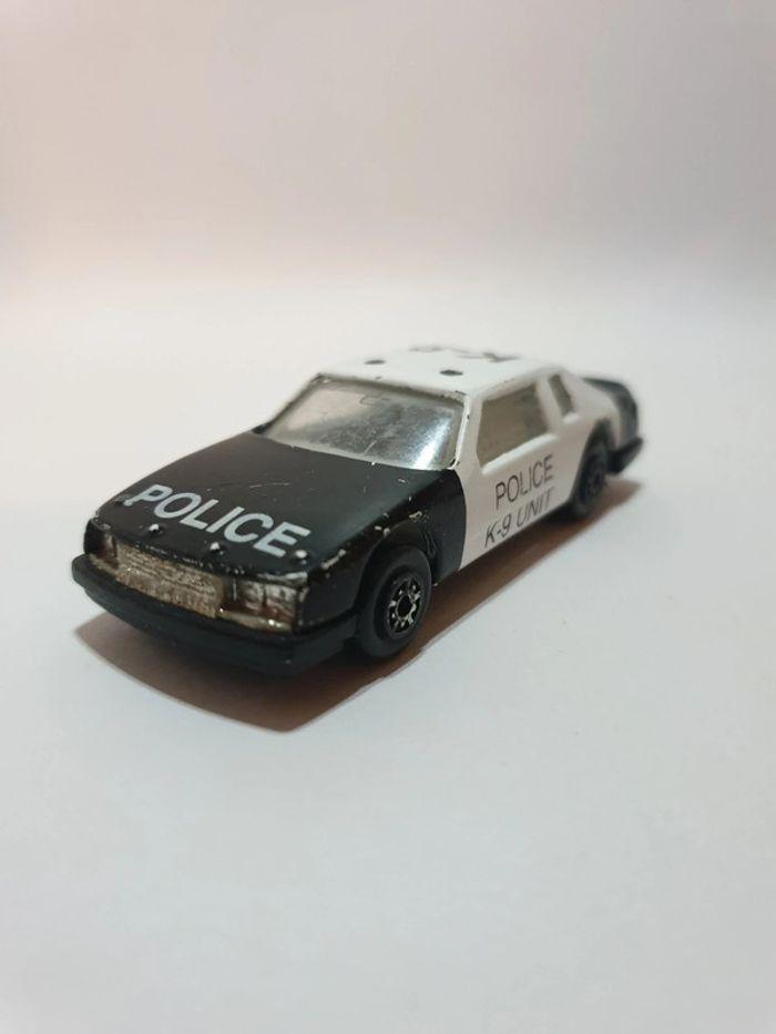 Maisto Buick lesabre Stock Car K-9 Police Unit - 1/64 - photo numéro 1