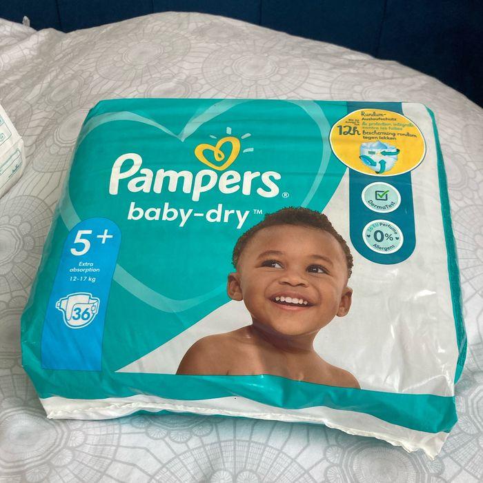 Couches pampers baby dry 5+, 12 /17 kg