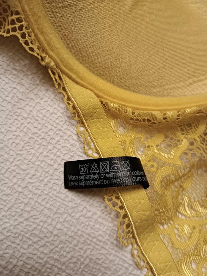 Soutien gorge rembourré jaune 95C - photo numéro 5