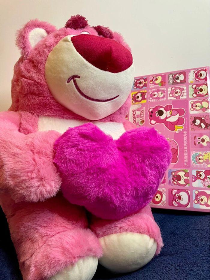 Peluche ToyStory Lotso cœur + calendrier de l’Avent Lotso - photo numéro 4