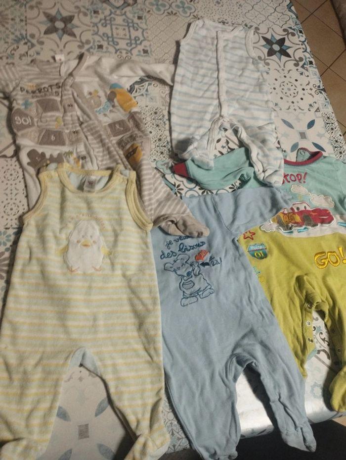 Lot de 5 pyjamas fin 6 mois tbe - photo numéro 1