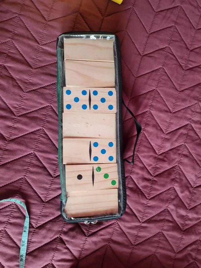 Grand jeu des dominos en bois - photo numéro 1