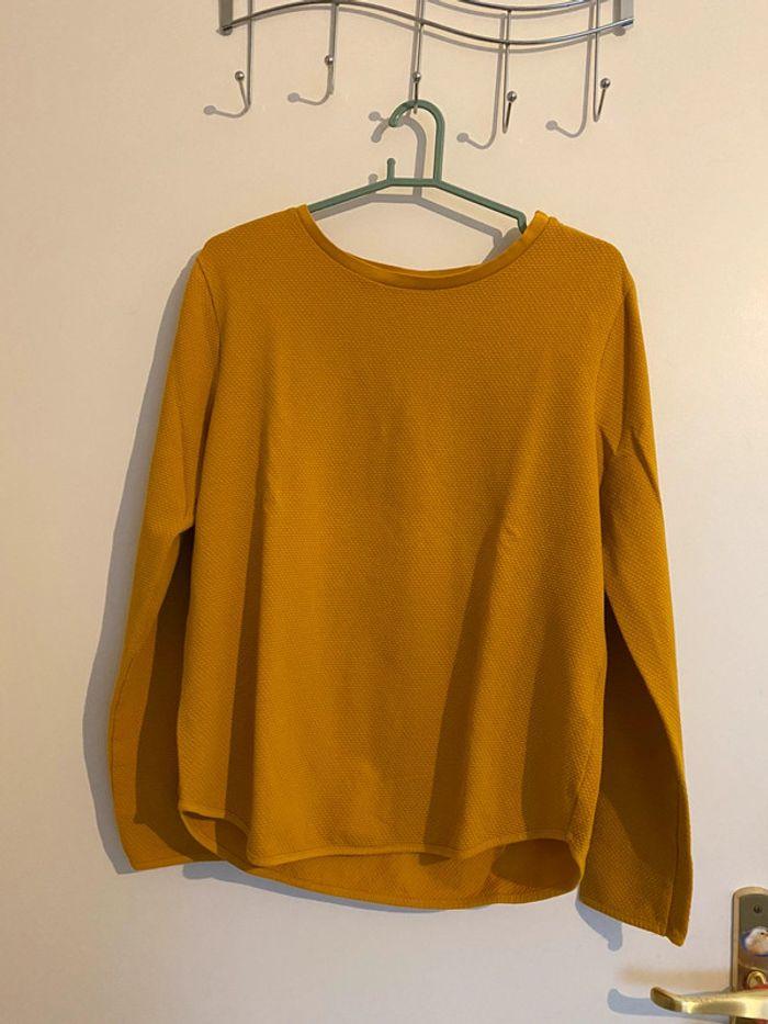 Pull fin femme jaune - photo numéro 1