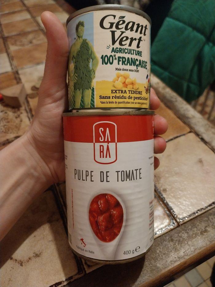 2 Boîtes  de conserves mais et pulpe de tomate