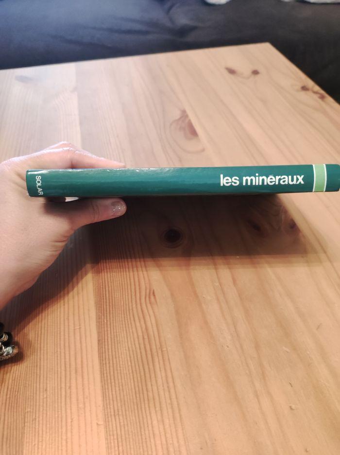 Livre les minéraux - photo numéro 4