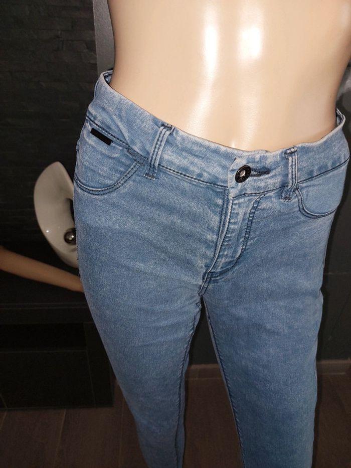 Pantalon léger pull&bear taille 36 - photo numéro 2