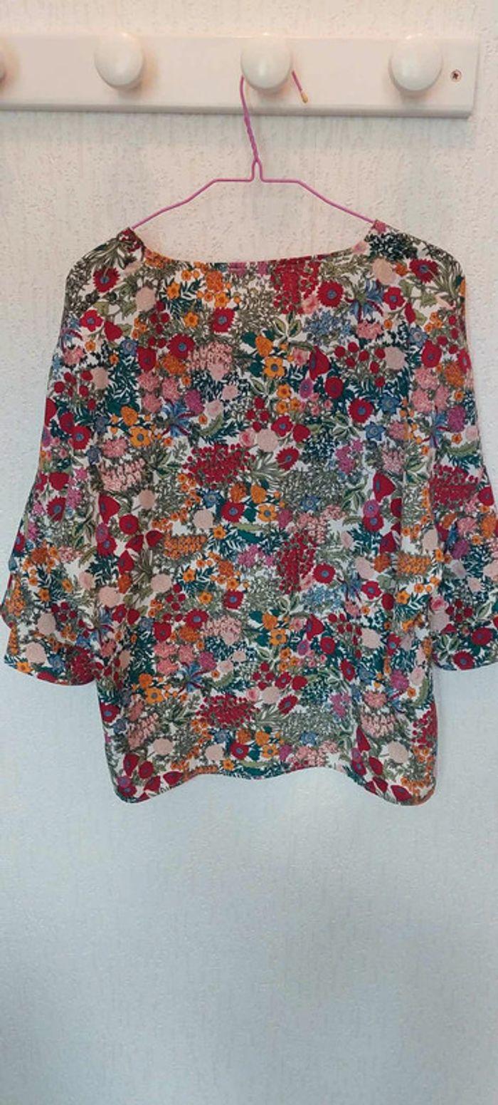 Magnifique blouse femme Cache Cache 40 fleurie manches doubles volants très bon état - photo numéro 2