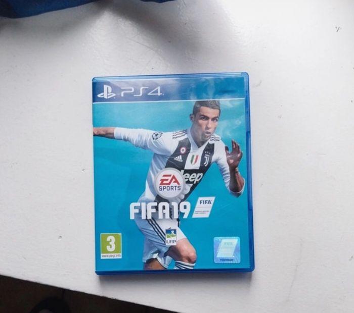 Jeux ps4 FIFA  19 - photo numéro 1