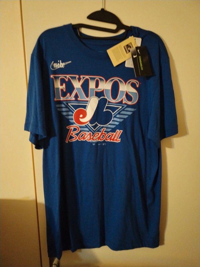 T-shirt Nike expos L - photo numéro 1