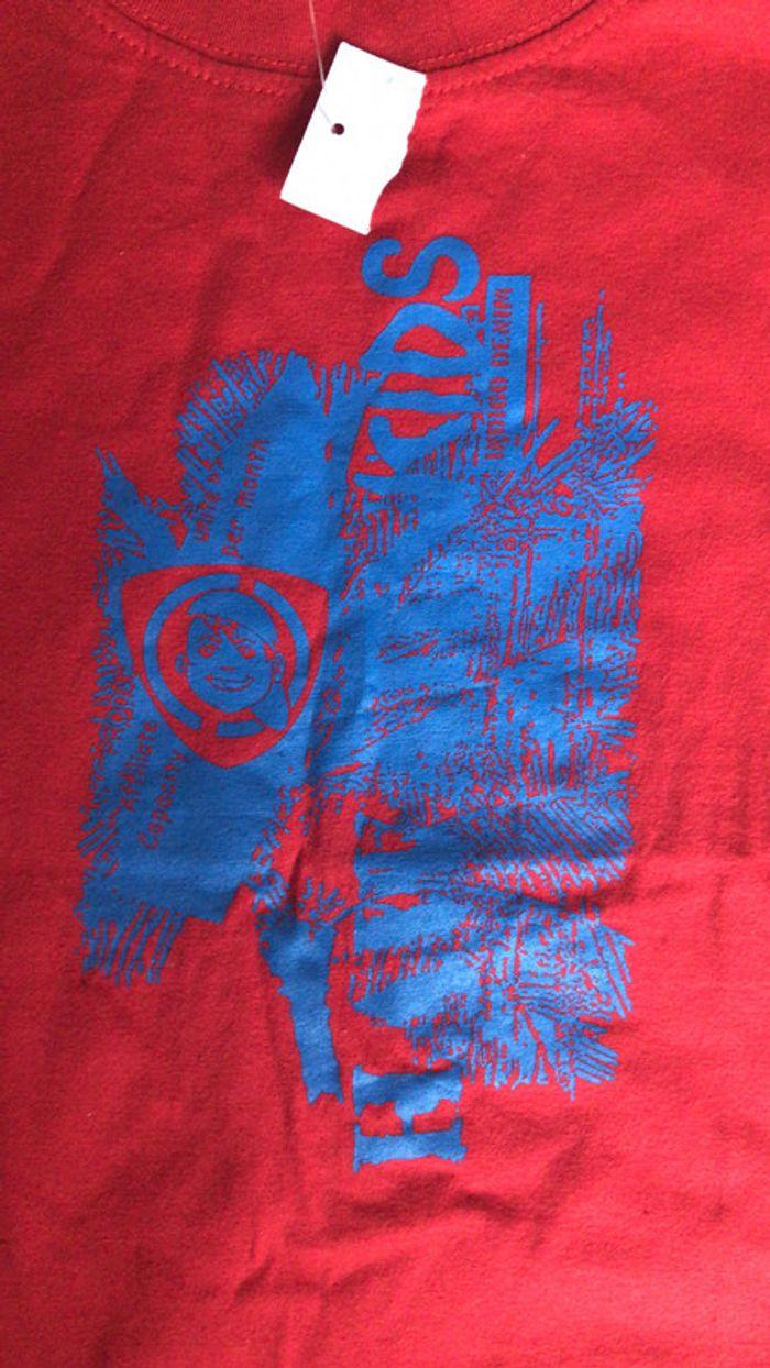 Teeshirt rouge bleu - photo numéro 1