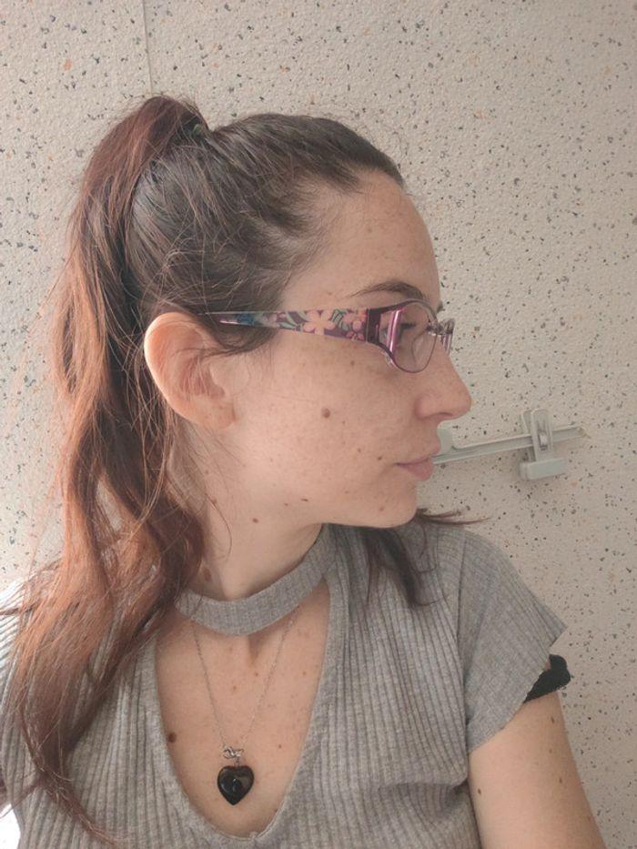 Paire de lunettes violette avec des fleurs monture plastique forme rectangle - photo numéro 8