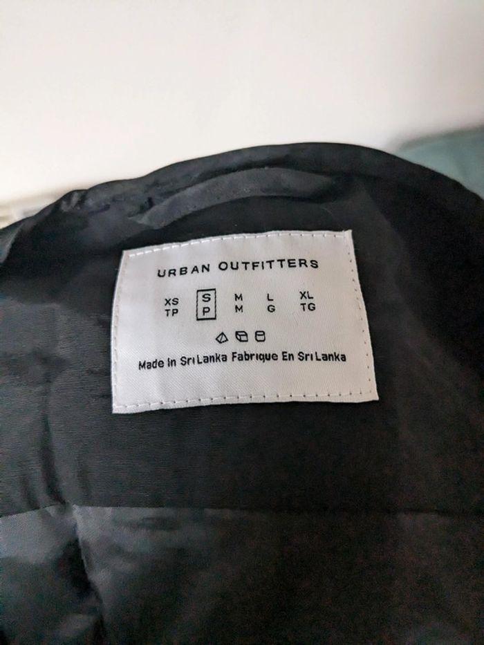 Veste sans manches urban outfitters noire taille S très originale - photo numéro 7