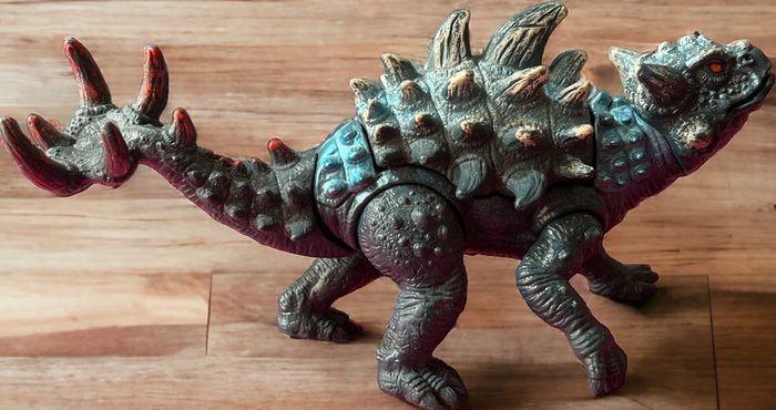 Chap Mei 2008 - jouet figurine dinosaure Ankylosaurus âge de pierre 21cm x 12cm - photo numéro 6