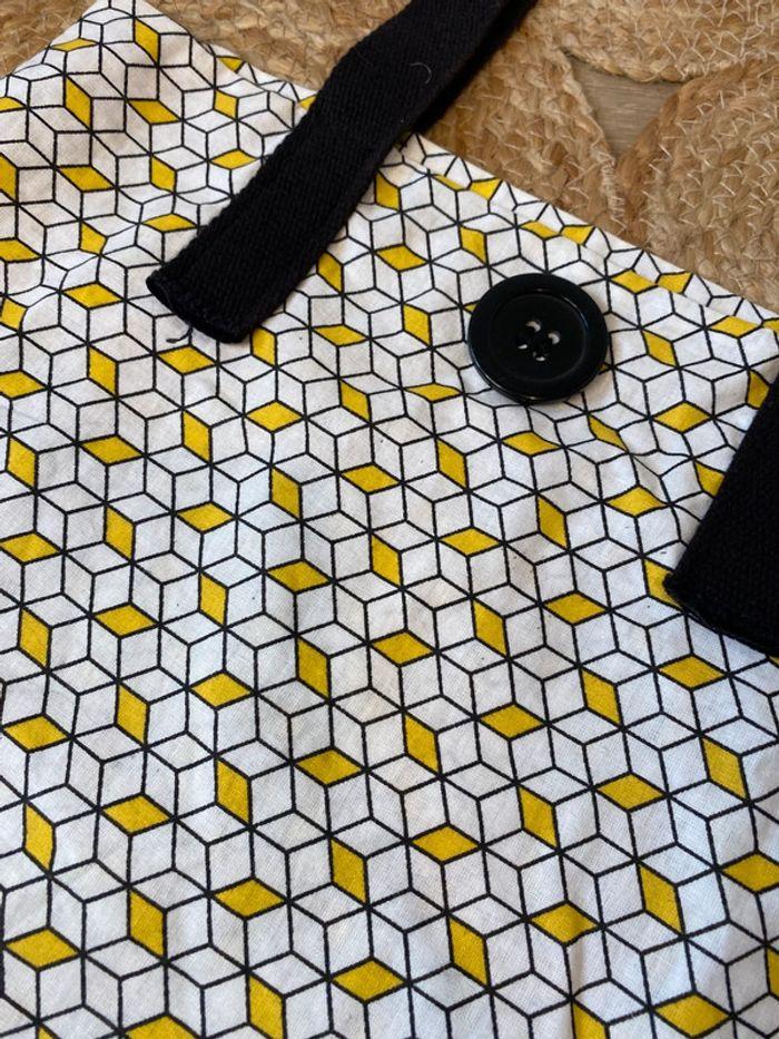 Sac tote bag motif géométrique blanc, noir, jaune - photo numéro 4