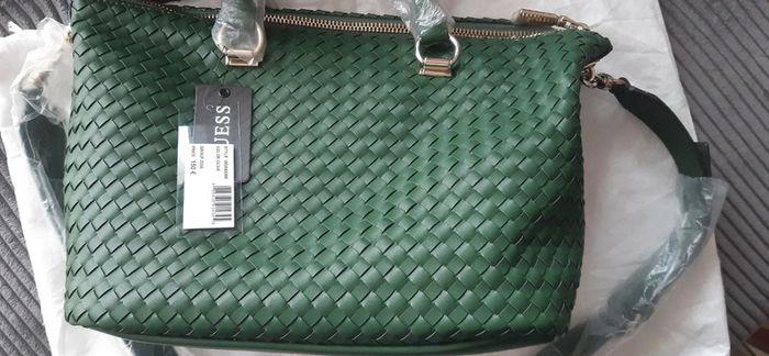 Magnifique sac guess - photo numéro 9