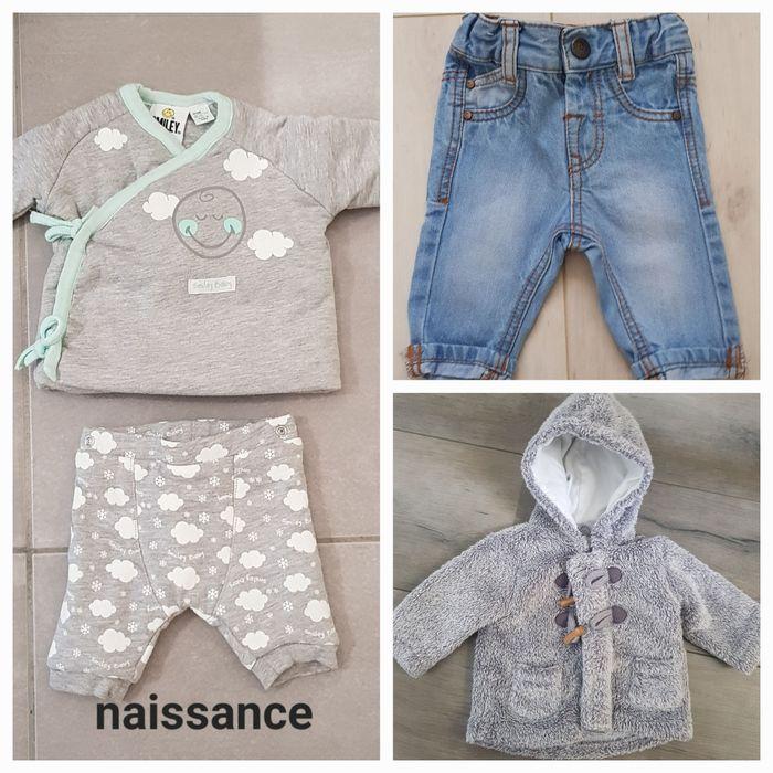 Lot vêtements ensemble et jean 1 mois - photo numéro 1