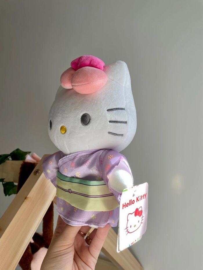 Peluche Hello Kitty en Kimono 👘 - photo numéro 4