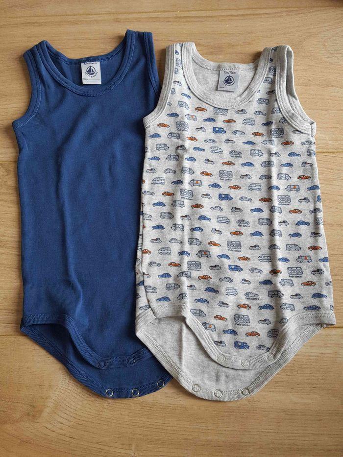 Lot de 2 bodies marcel Petit Bateau 12 mois