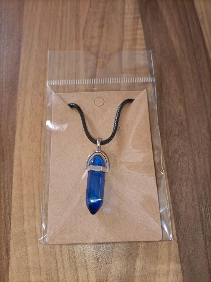 Collier neuf avec pendentif losange bleu verre - photo numéro 1