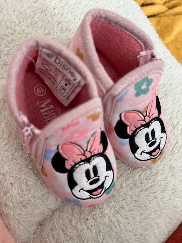 Chaussons Minnie taille 19 - photo numéro 5