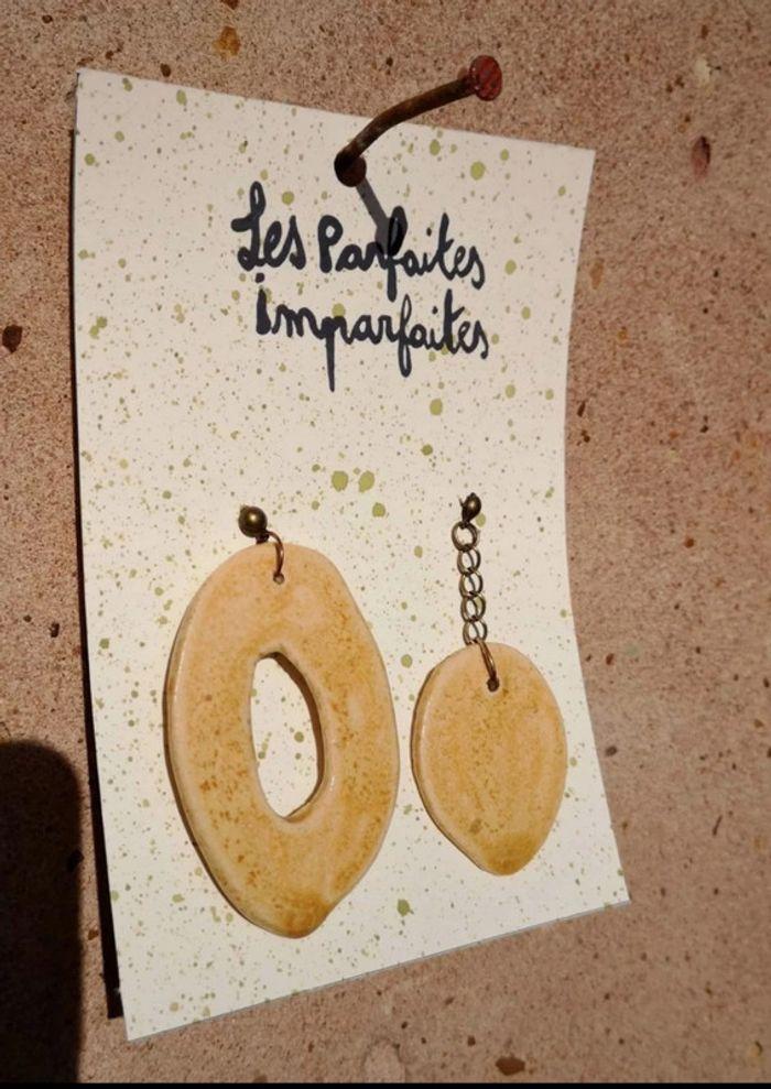 Grandes boucles d'oreilles pendantes céramique - photo numéro 1