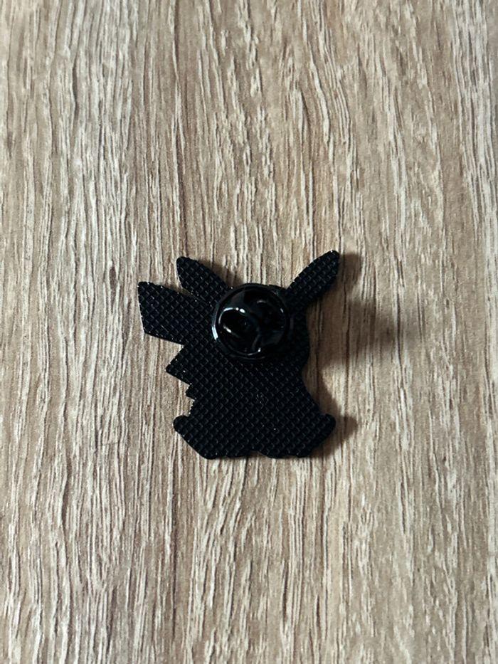 Belle broche Pikachu très mignon, état neuf, jamais porté, Yesstyle - photo numéro 2