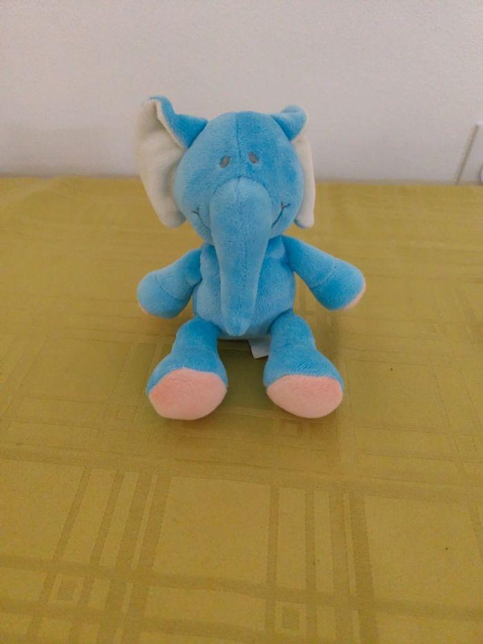 Lot de 2 peluches 1 éléphant bleu 1 ourson blanc - photo numéro 5