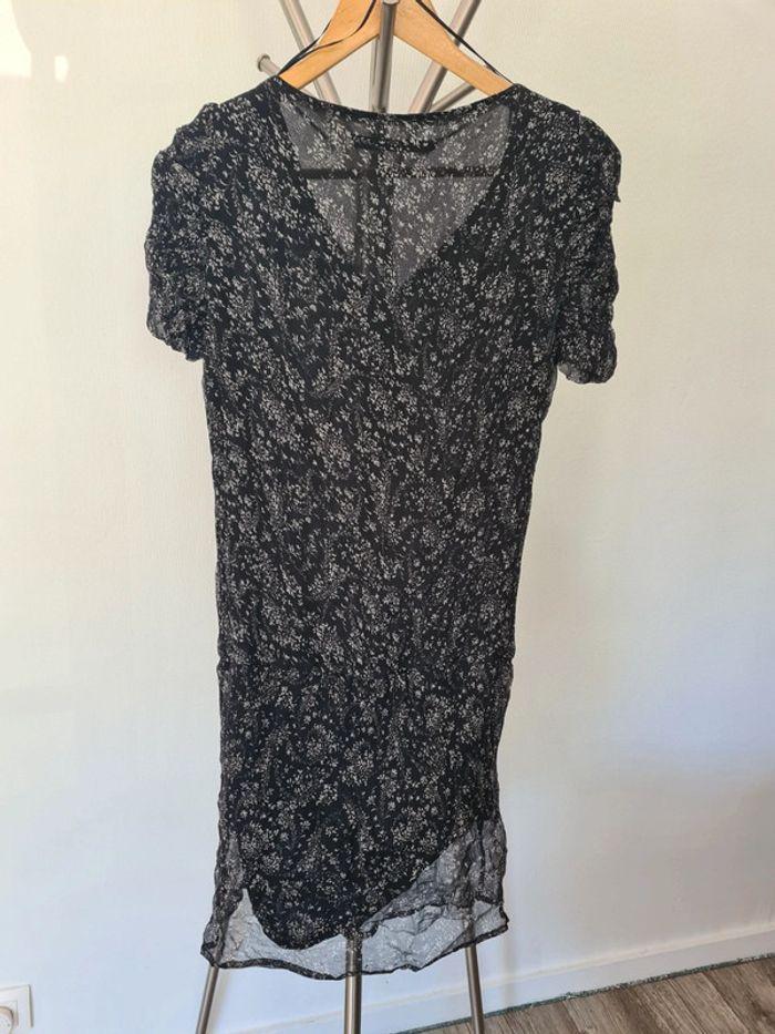 Robe courte noire motif fleuri Zara - photo numéro 2