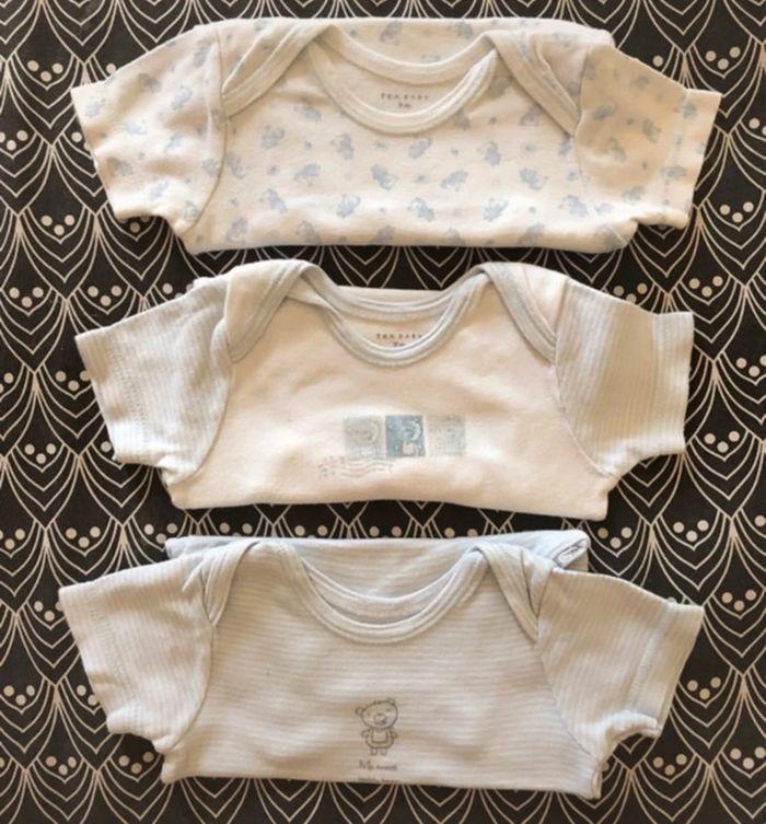 Lot de 3 bodies bébé garçon taille 12 mois !