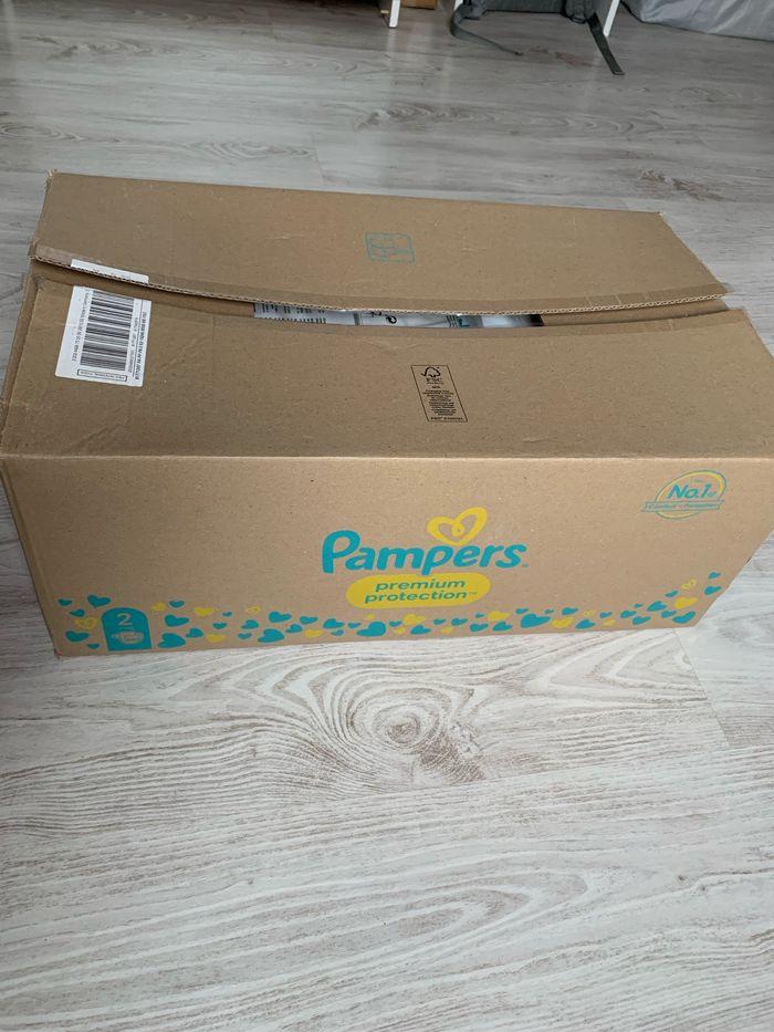 Lot COUCHES PAMPERS prenium protection taille 2 - photo numéro 1